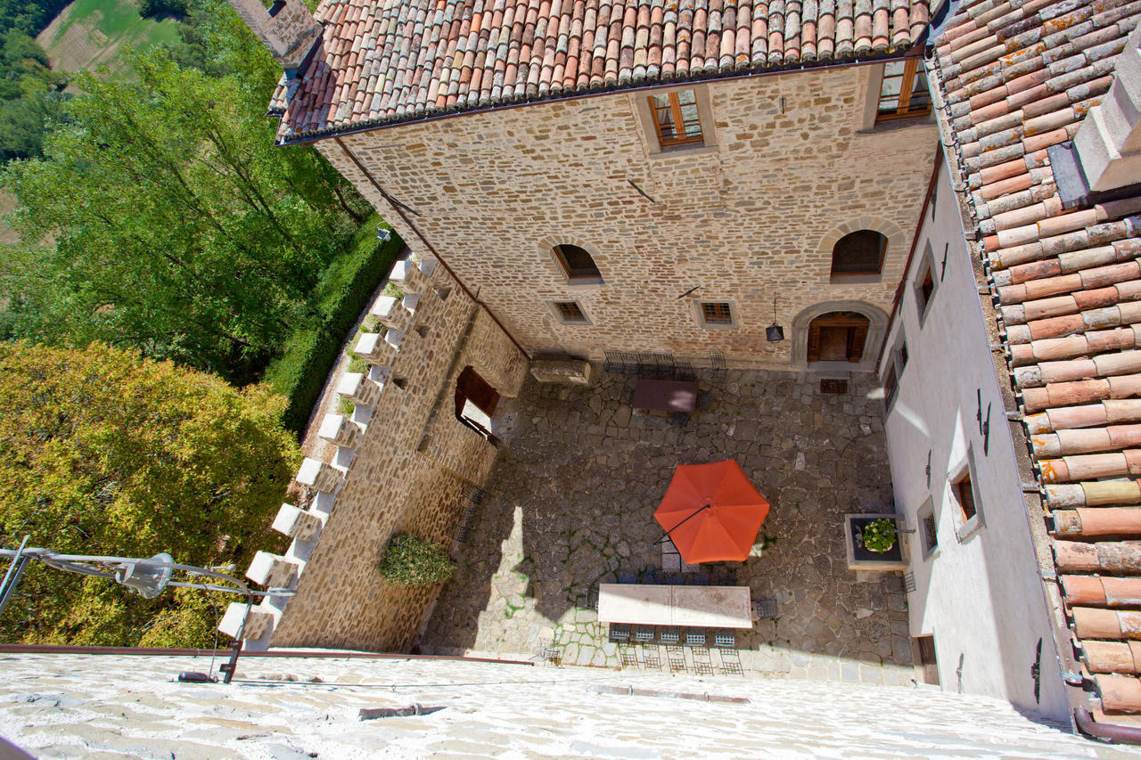 Гостевой дом Castello Di Magrano Carbonesca Экстерьер фото